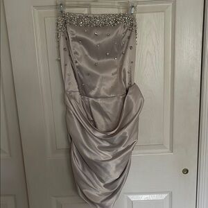 Elegant Pearl Embellished Strapless Dress